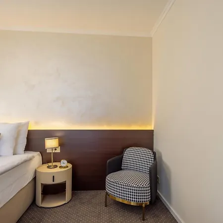 Nobel West 4* Belgrado