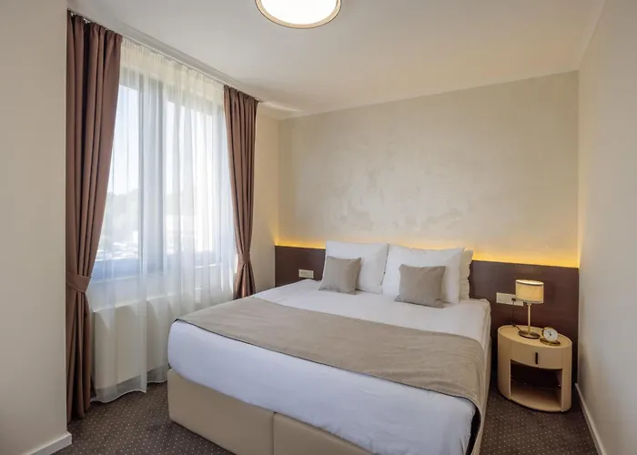Hotel Nobel West 4*
